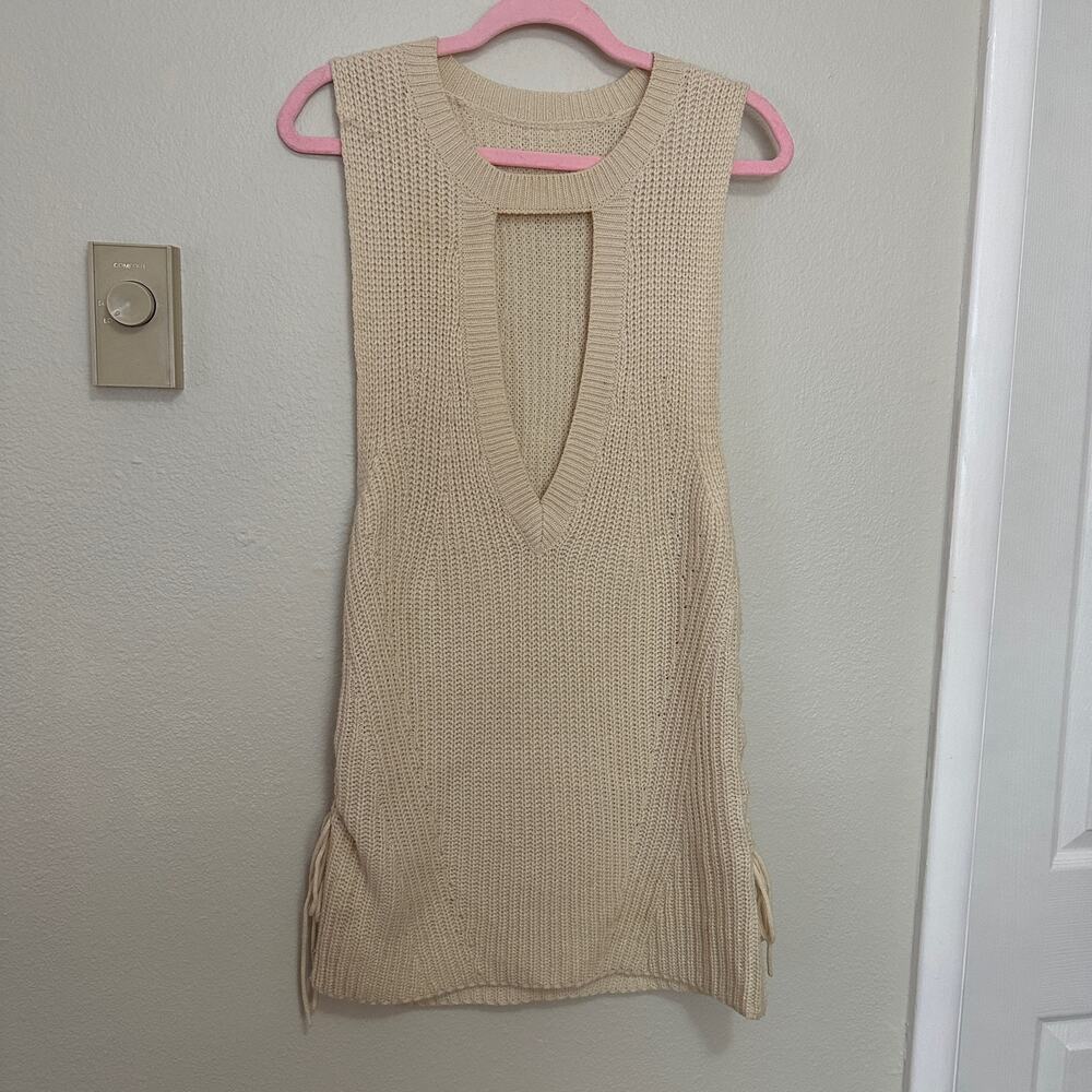 Uniq Ivory Cable Knit Sleeveless Low V Neck Acrylic Side Lace Up Sweater M/L